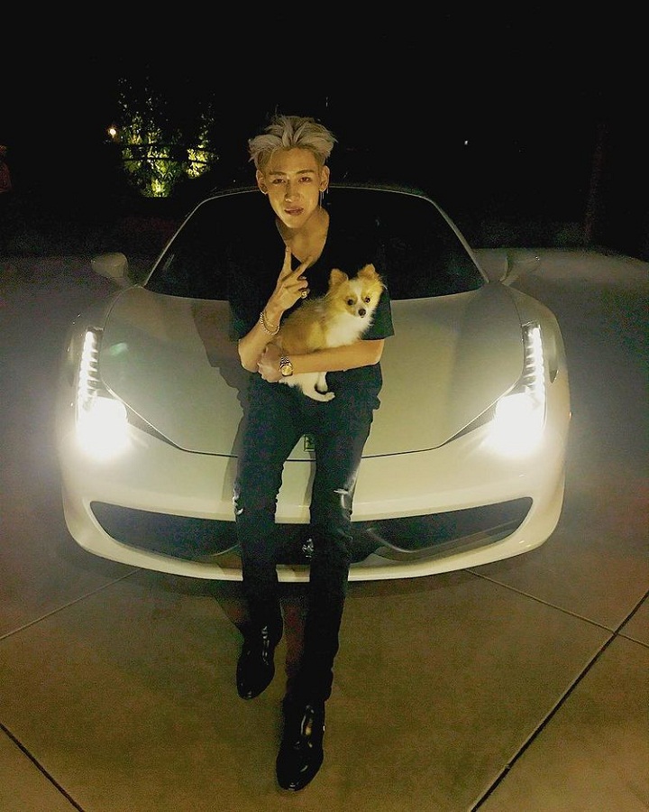Potret Fotogenik BamBam Dan Anjing lucu
