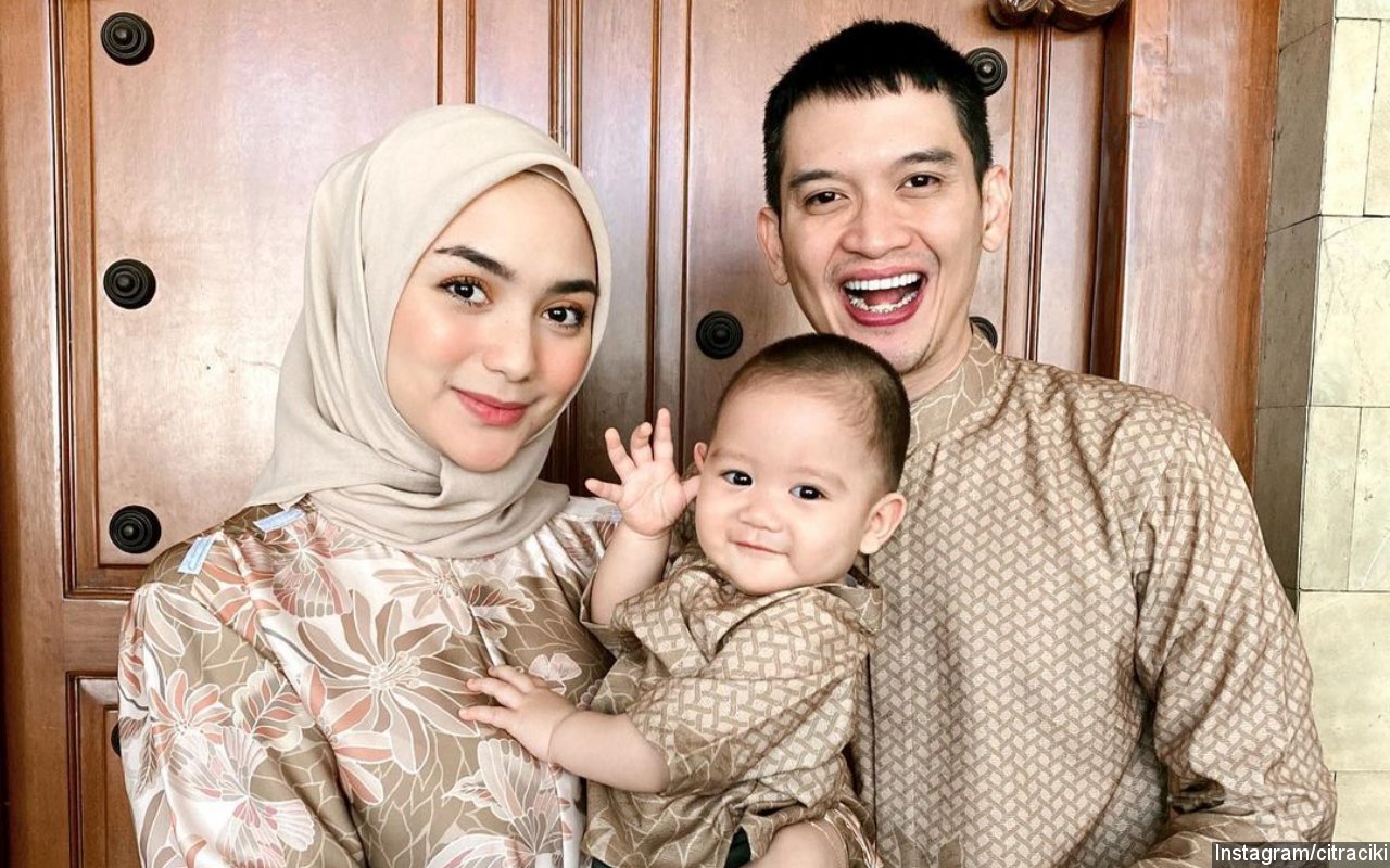 Citra Kirana Foto Cantik Sendirian Disentil Isu 'Anak Tiri', Rezky Aditya Nimbrung Auto Diserbu