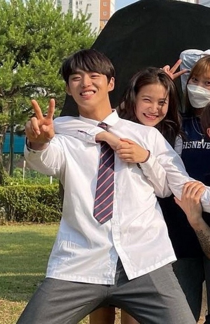 Yeri Red Velvet Jadi Sorotan Gara-gara Dekat dengan Hongseok Pentagon, Ini Kata Netizen