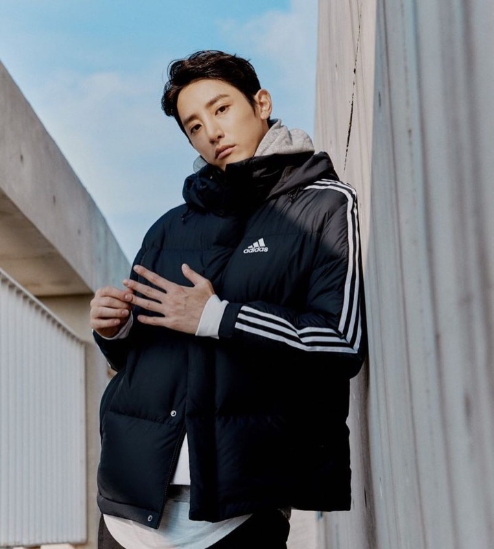 Lee Soo Hyuk Makin Keren Saat Gunakan Jaket dari <i>brand</i> Adidas
