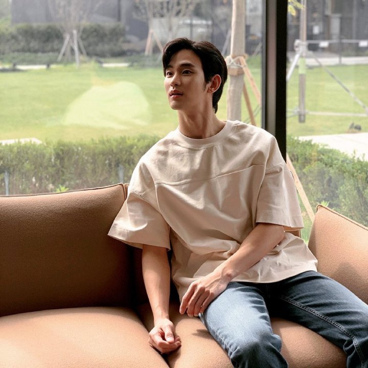 Ganteng Banget, Visual Kim Soo Hyun di Postingan Baru Dipuji Tak Tertandingi