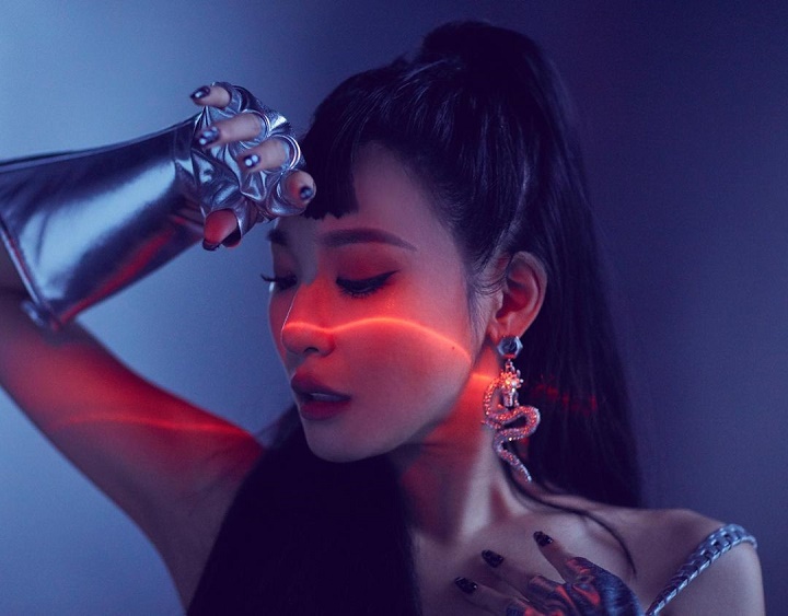 <i>make up bold</i> Tiffany yang terkesan <i>wild</i> namun keren