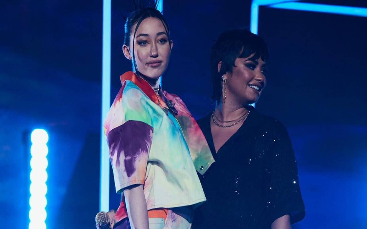 Usai Jadi Non-Biner, Demi Lovato Dirumorkan Pacaran Dengan Noah Cyrus Adik Perempuan Miley Cyrus