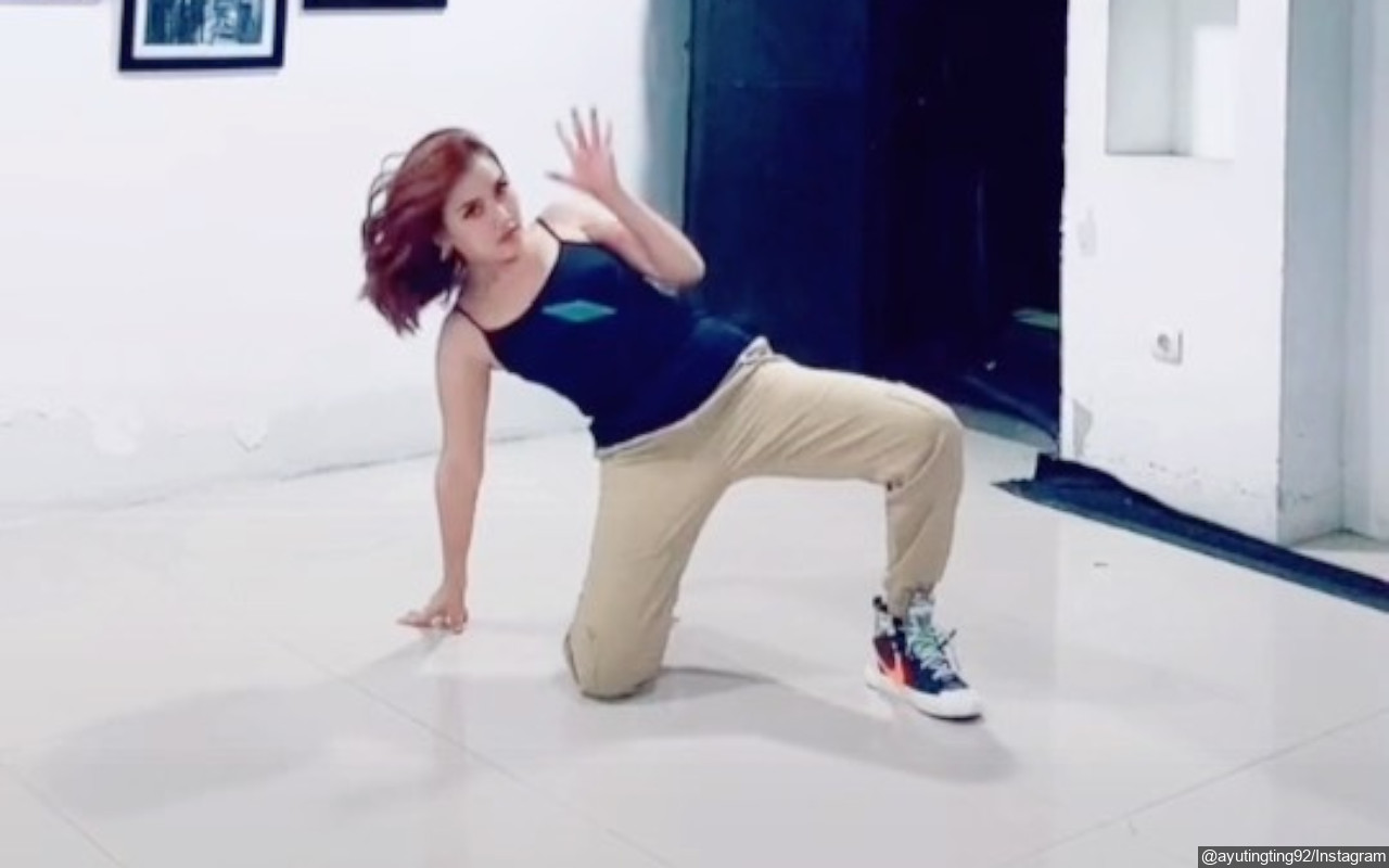 Kembali Pamer Aksi Dance K-Pop, Ayu Ting Ting Malah Dibandingkan dengan Agnez Mo