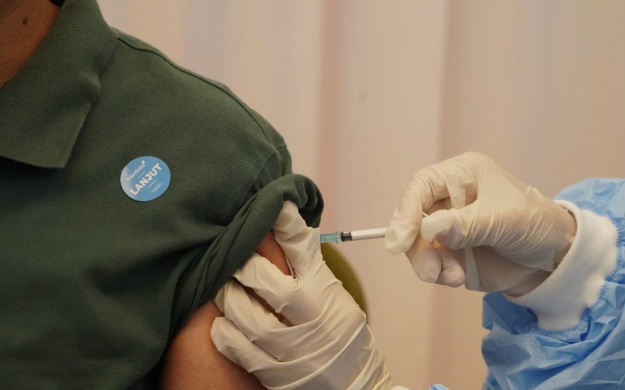 Nakes Siap Terima Vaksin COVID-19 Dosis Ketiga Pakai Moderna Mulai Pekan Depan