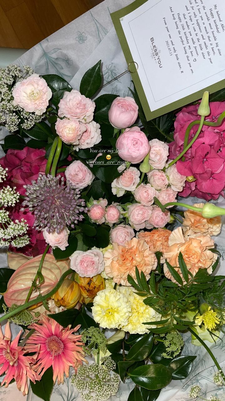 Rose BLACKPINK Kirim Kado Ultah Spesial untuk Sosok Tersayang