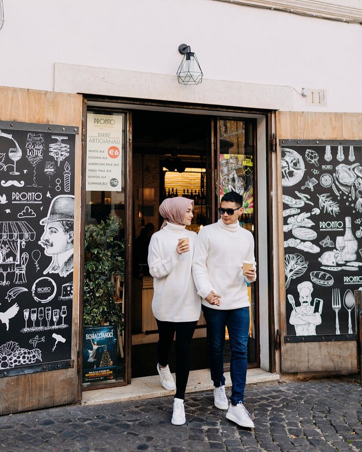 Outfit Couple Dengan Sang Istri Tercinta