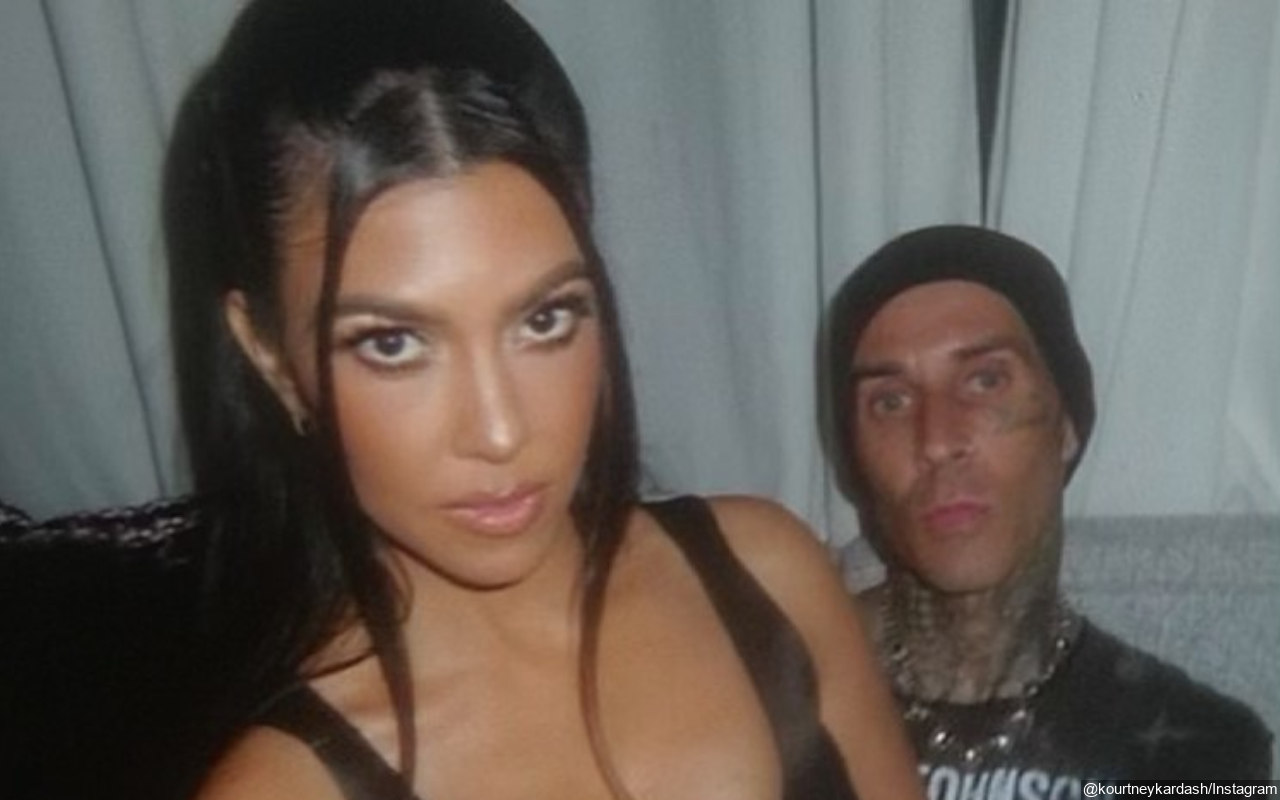 Mantap Menikah Tahun Ini, Travis Barker Akhirnya Resmi Lamar Kourtney Kardashian