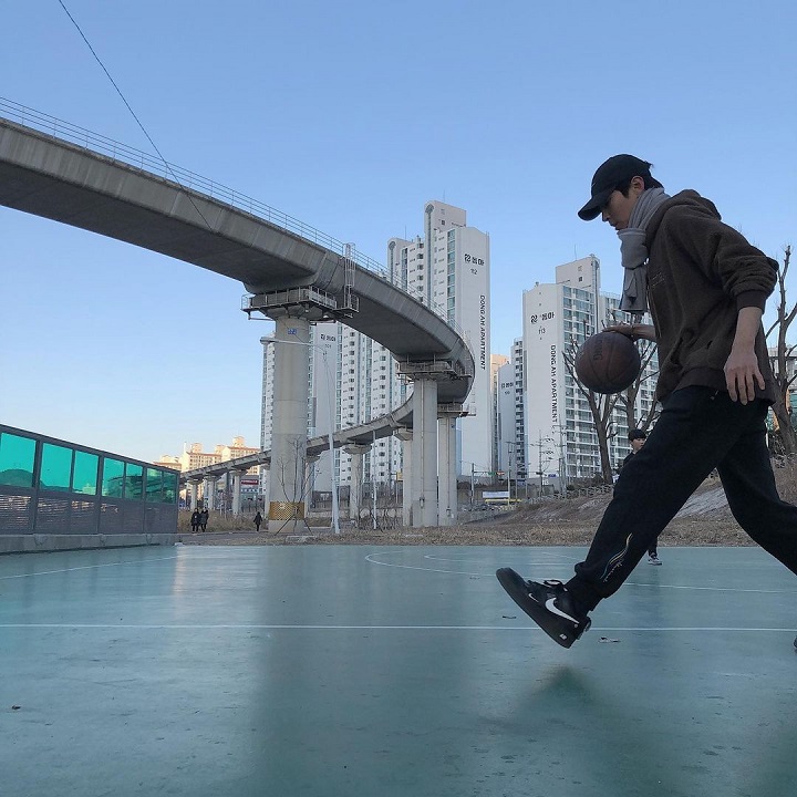 <i>Sporty</i> Ala Hwang In Yeop