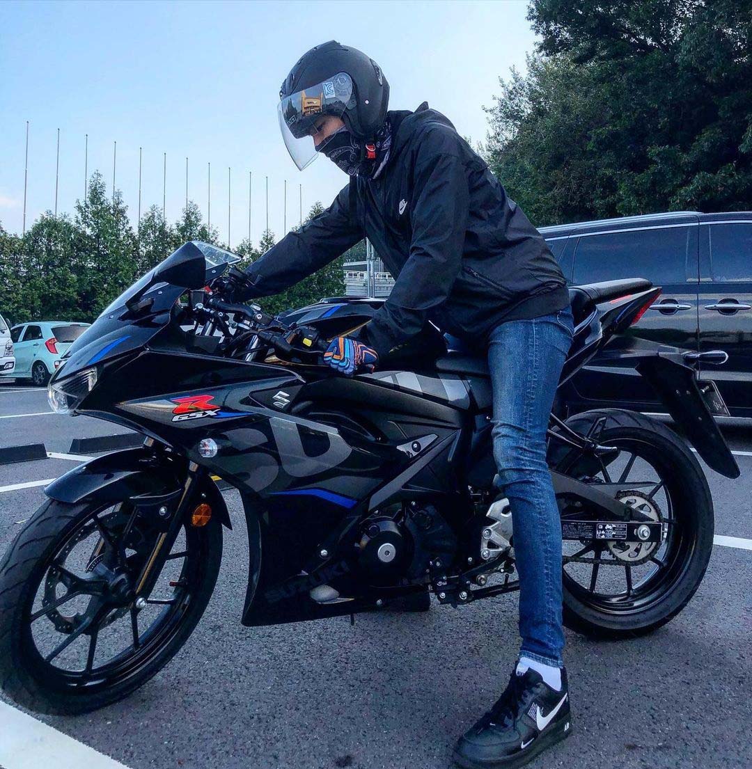 Tampil <i>Badass</i> Dengan Motor Sport
