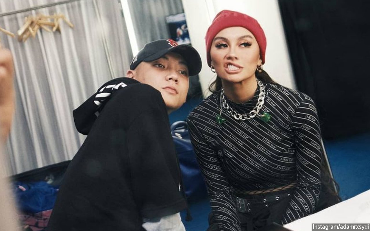 Agnez Mo Diramal Bakal Berjodoh Dengan Pengusaha, Adam Kembali Pamer Momen Liburan Bareng