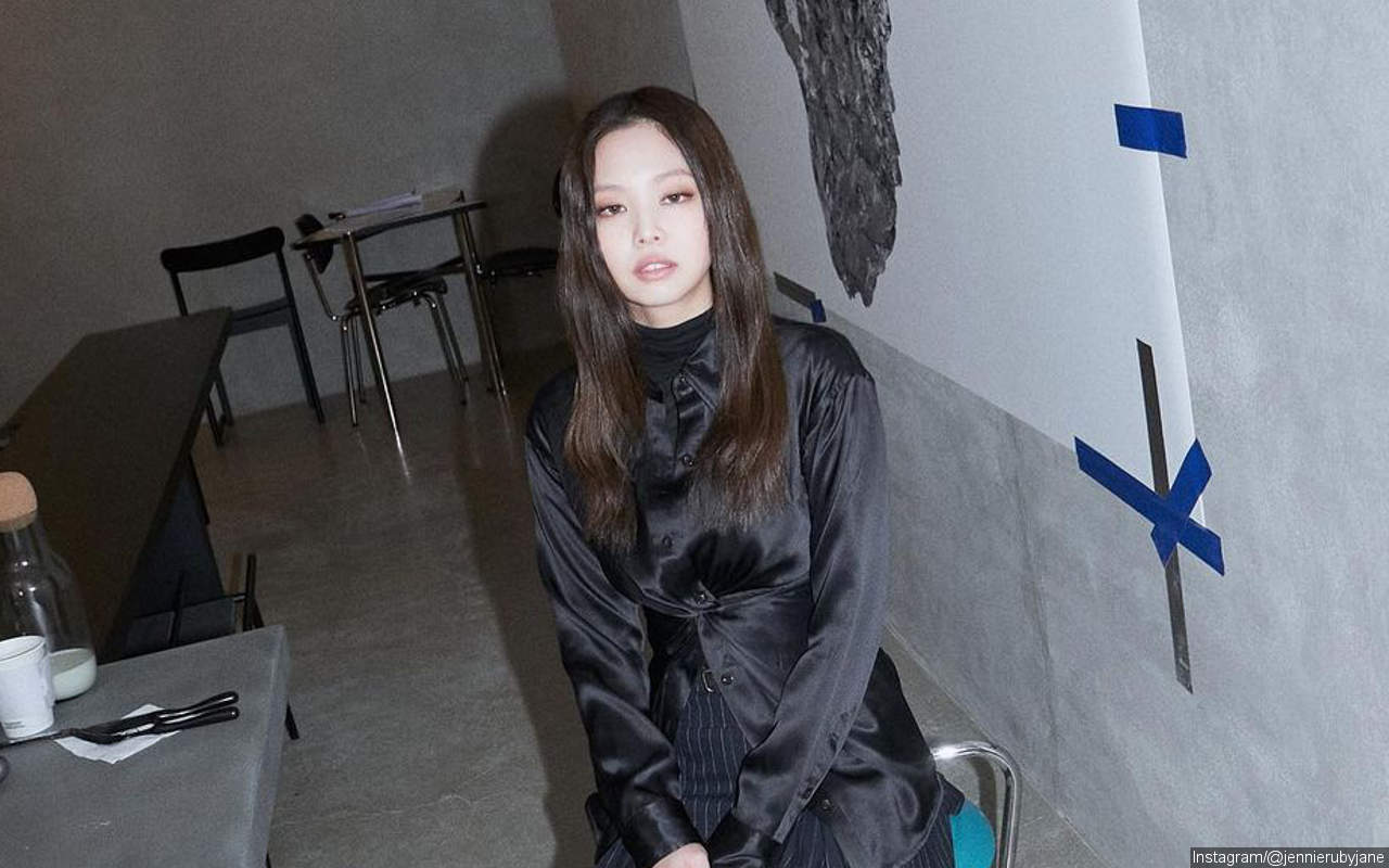 Awas Pangling, Jennie BLACKPINK Pamerkan Gaya Seksi dan Rambut Pendek di Pemotretan Terbaru