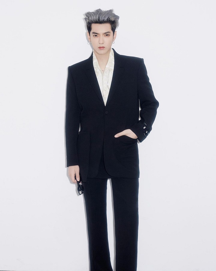 Rambut <i>Spike</i> Kris Curi perhatian 