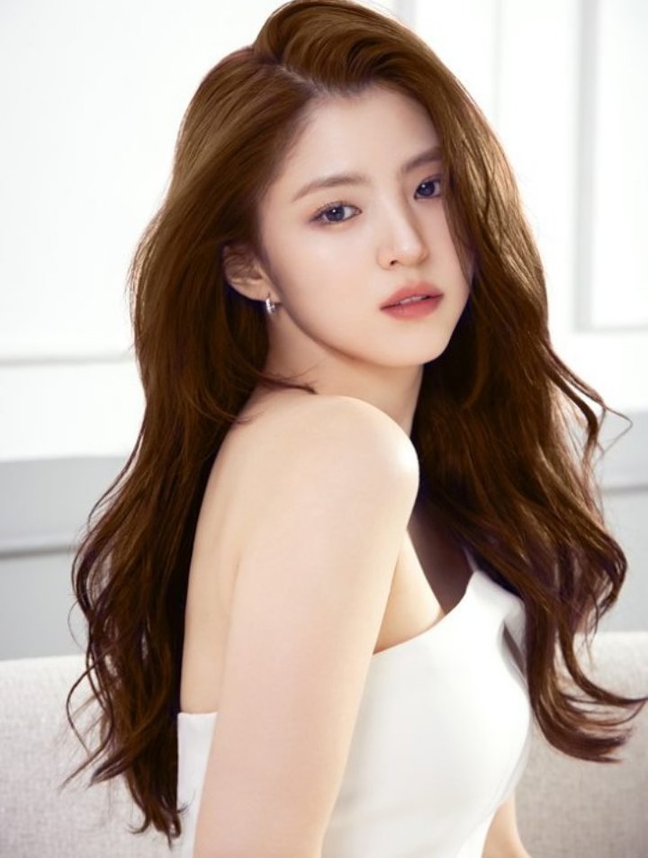 Han So Hee Dulu Punya Banyak Tato Lumayan Besar 2