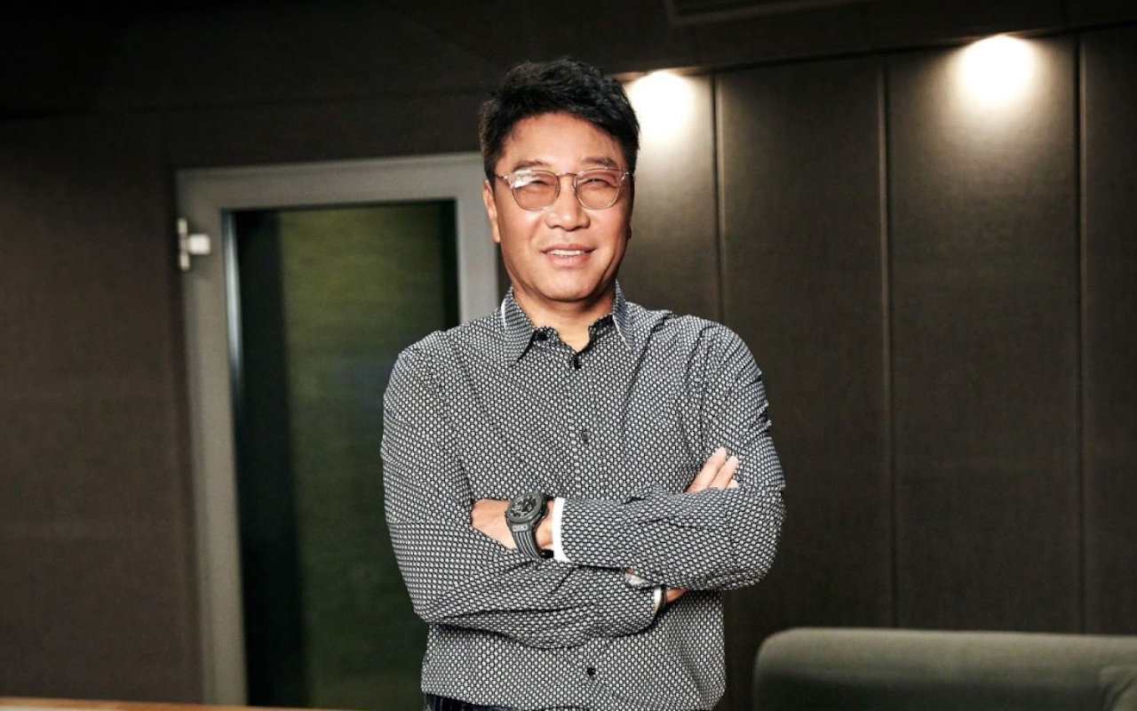 Lee Soo Man Dikabarkan Punya Pacar, Perbedaan Usia Tuai Sorotan