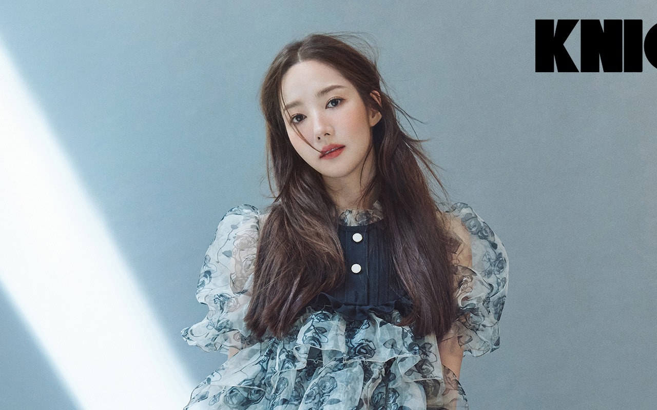 Park Min Young Goda Fans Tunjukkan Penampilannya di Drama Bareng Song Kang