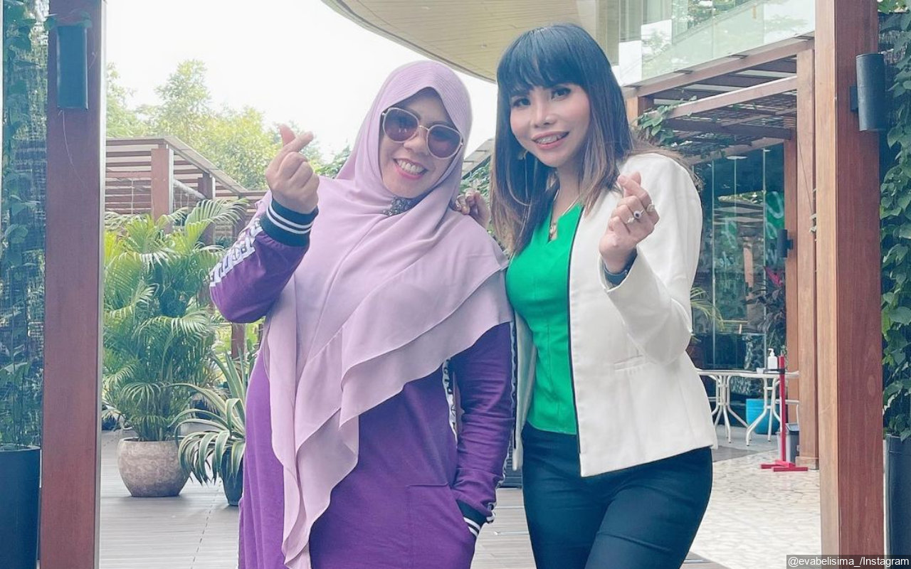 Dua Mantan Istri Kiwil Makin Kompak, Ini Momen Eva Bellissima Dan Rohimah Boncengan Ke Pasar Bareng