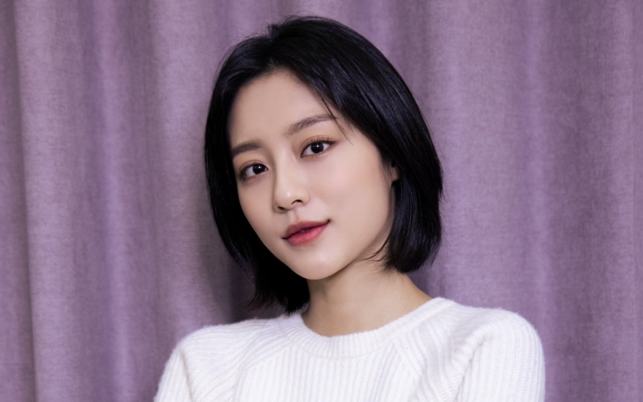 Jadi Pemeran Utama, Kang Min Ah Akui Sempat Tertekan Saat Bintangi 'At a Distance, Spring is Green'