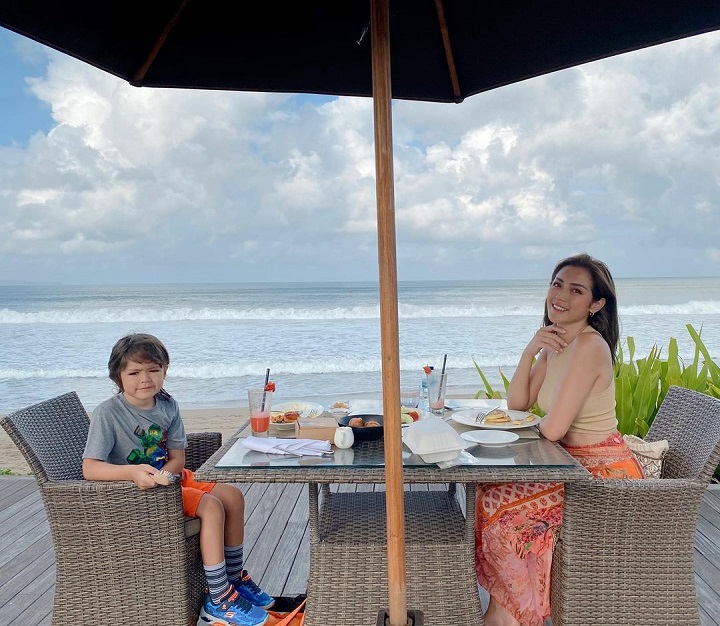 Makan Bersama Mama