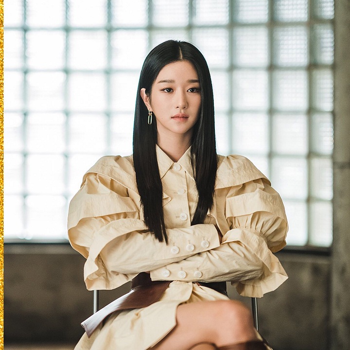 <i>Style</i> Seo Ye Ji saat perankan Ko Mun Yeong di 'It's Okay not to be Okay'