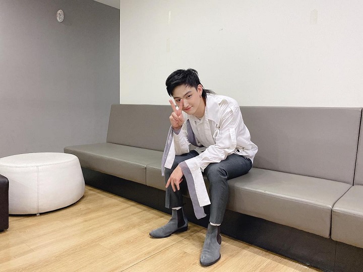 Berpose Imut