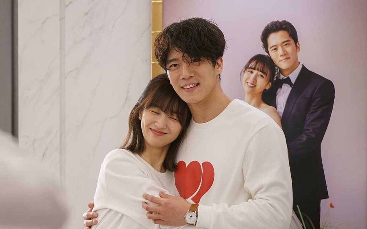 Ha Suk Jin dan Park Ha Sun Ungkap Rasanya Reuni Mesra Jadi Cameo 'Monthly Magazine Home'