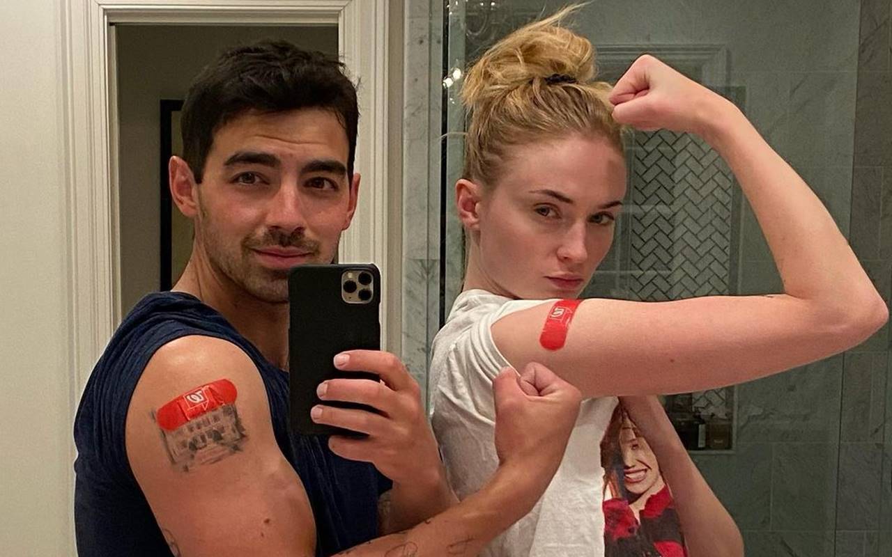 Begini Cara Unik Joe Jonas Dan Sophie Turner Habiskan Waktu Selama Lockdown Pandemi Covid-19