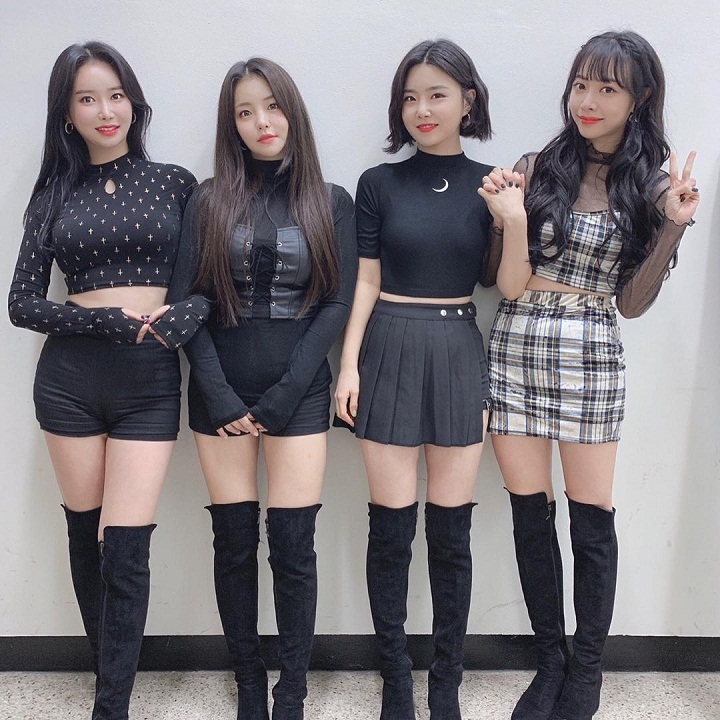 Tampil beda dengan warna <i>dark</i>