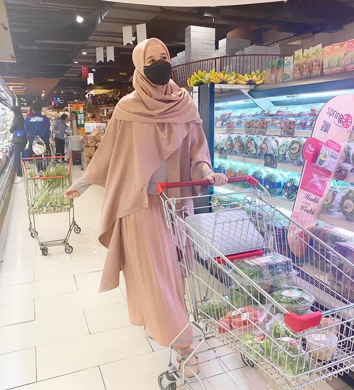 Serba Warna Cokelat Pastel