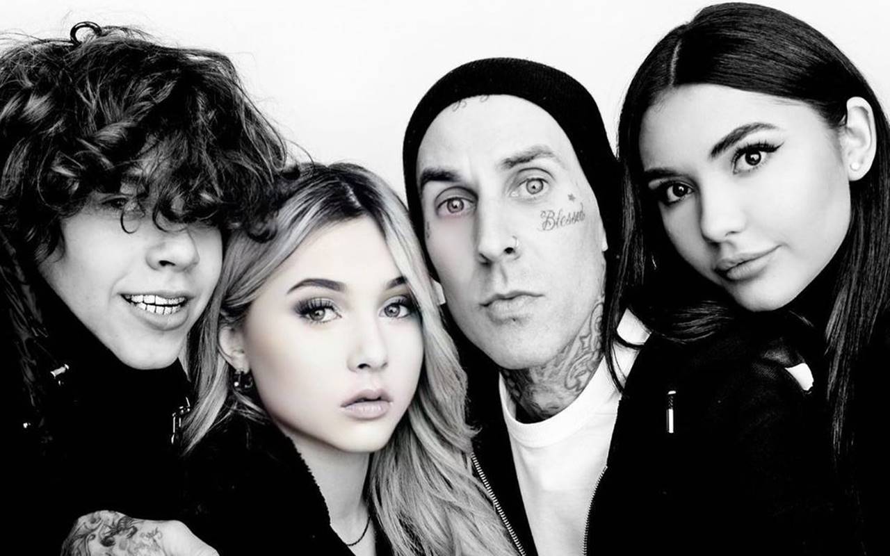 Anak Travis Barker Sudah Panggil Kourtney Kardashian 'Ibu', Pernikahan Semakin Dekat?