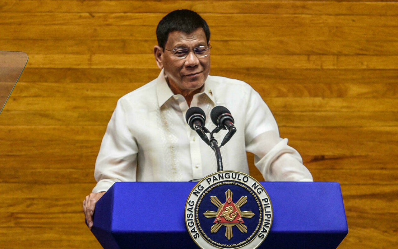 Presiden Filipina Sebut Warga Yang Tak Mau Divaksin COVID-19 Bisa Mati Kapan Saja