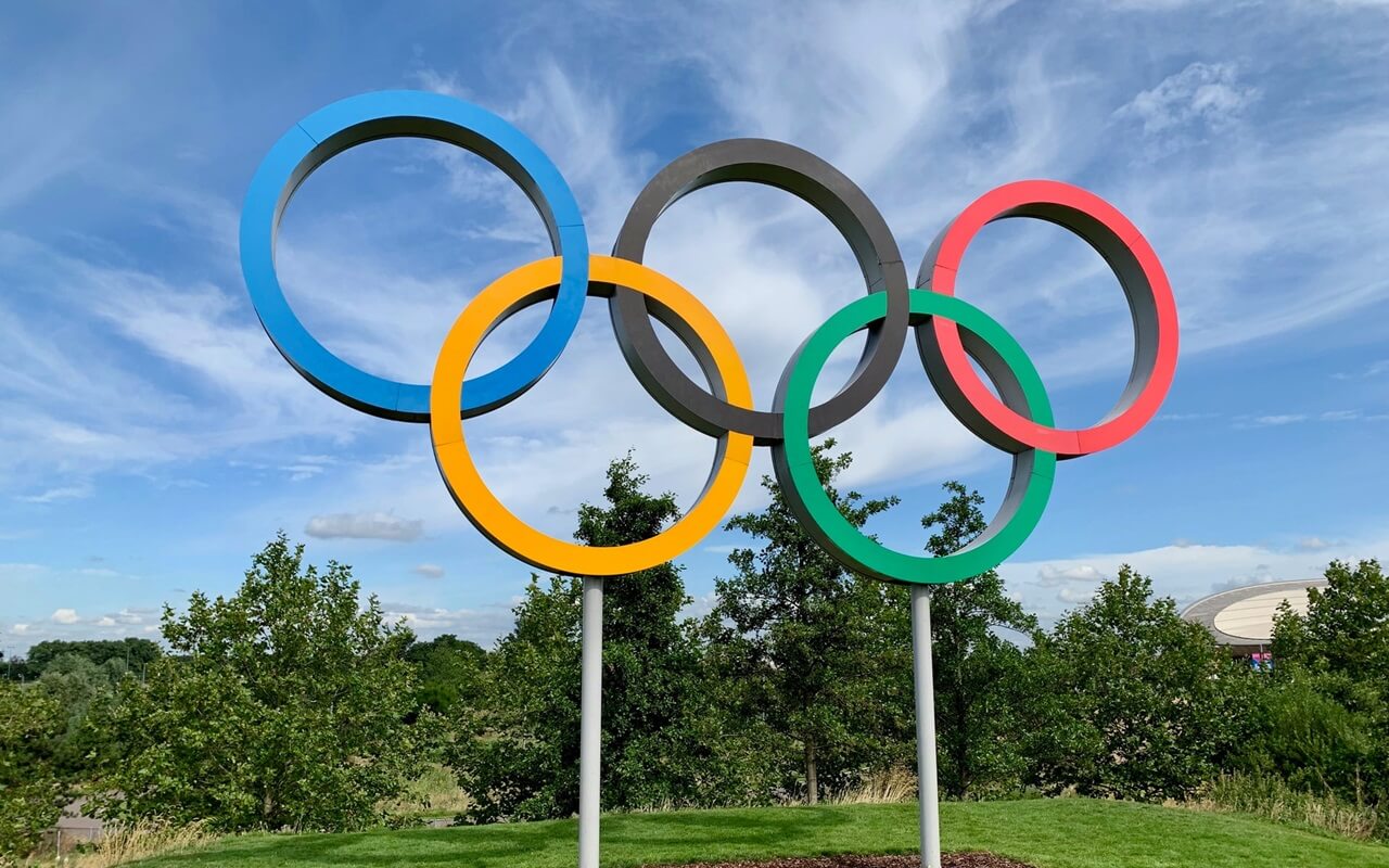 Atlet Olimpiade Tokyo Diminta Tak Gigit Medali Emas Saat Menang