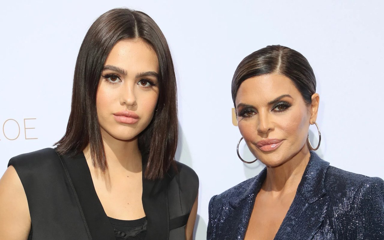 Amelia Hamlin Pacar Scott Disick Dituding Oplas Wajah, Lisa Rinna Sang Ibu Tak Terima