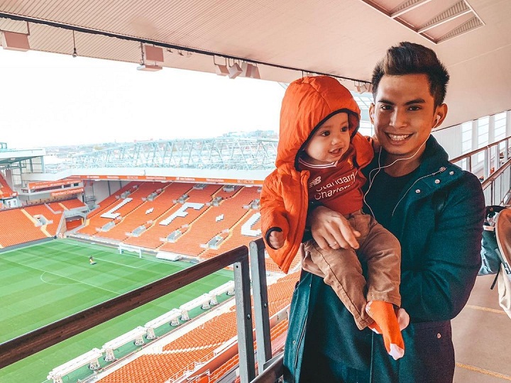 <i>Like father like son</i>, Okin dan Xabiru penggemar bola?