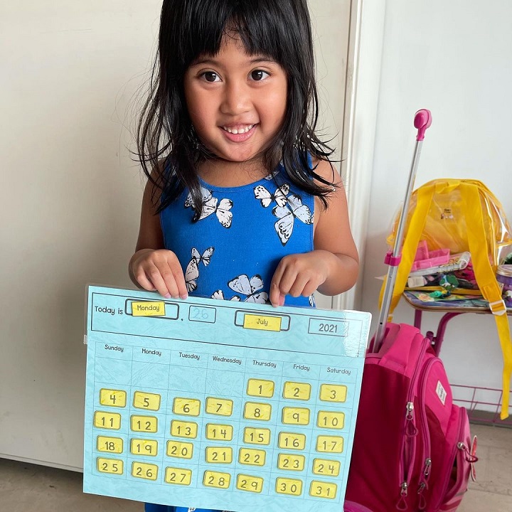 Vania Rajin Masuk Sekolah