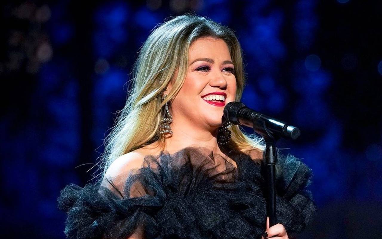 Diminta Pengadilan Bayar Rp 2 Miliar Per Bulan Untuk Eks Suami, Begini Tanggapan Kelly Clarkson