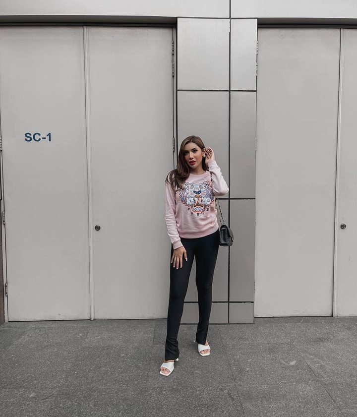 Tak melulu seksi, Millen tampil dengan gaya kasual