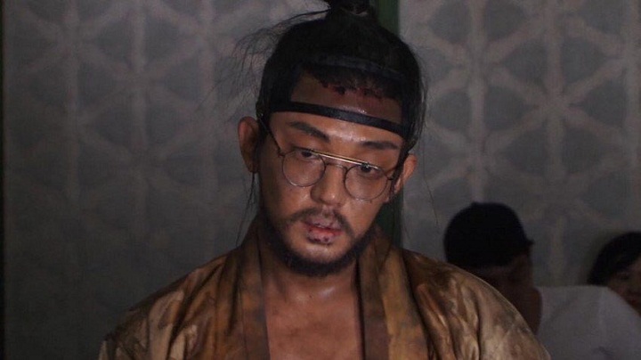 Yoo Ah In Bikin Pangling di film 'The Throne'