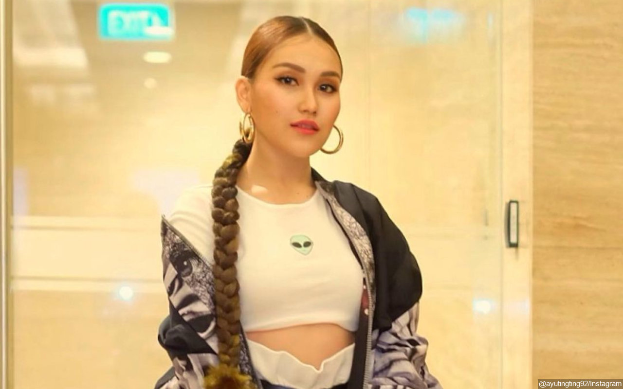 Ayu Ting Ting Bakal Tunggu Haters Pulang ke Indonesia Meski Dua Tahun