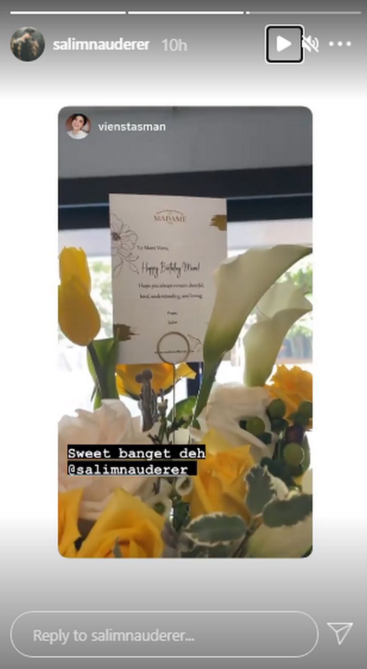 Salim Beri Hadiah Ibunda Rachel Vennya
