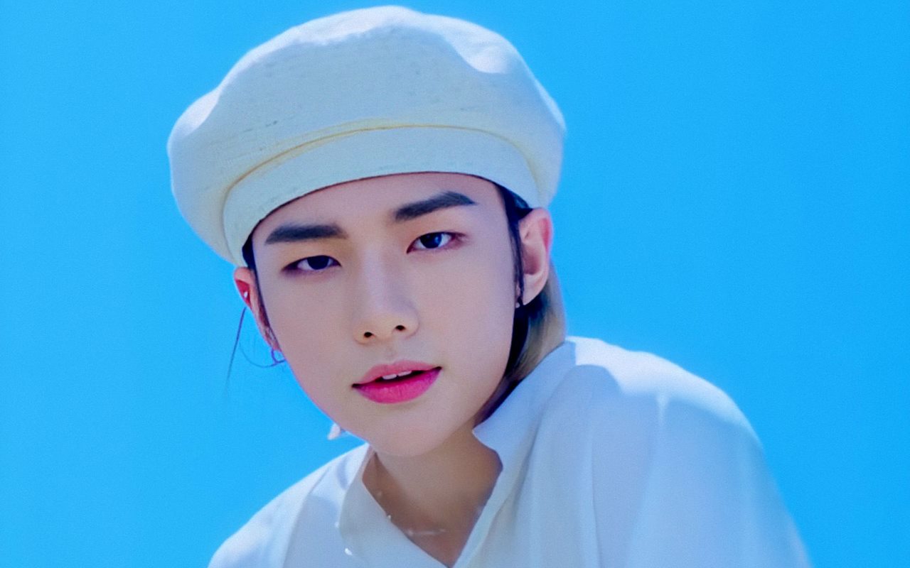 Hyunjin Posting Selfie Ganteng di Akun IG Stray Kids, Malah Tuai Komentar Pedas