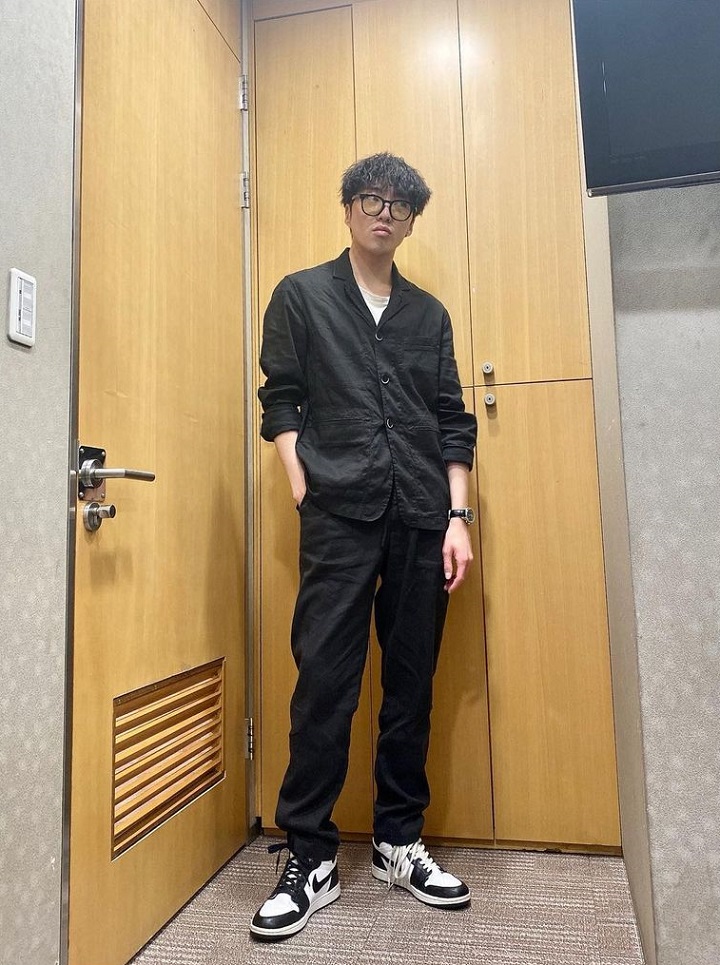 <i>All Black</i> Pun Oke