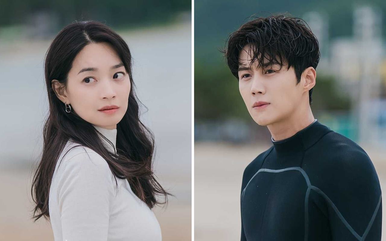 Kim Seon Ho dan Shin Min A Kompak Beri Tatapan Manis di Cuplikan