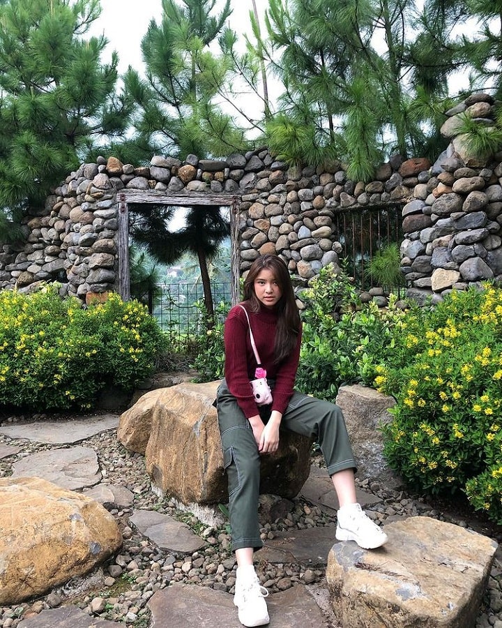 Bergaya dengan OOTD simpel untuk jalan-jalan