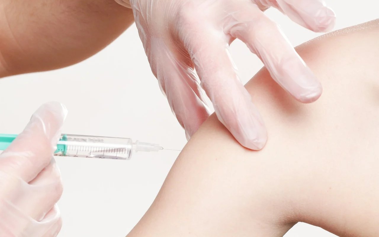 Kemenkes Ungkap Dugaan Vaksin Kosong di Pluit Karena Ada Kesalahan Dari Vaksinator