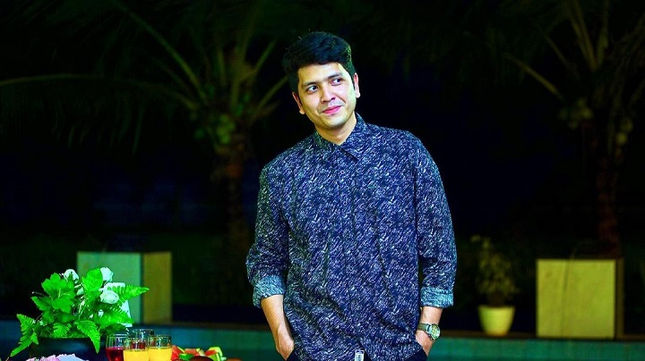 Senyum Manis Ciri Khas Rendi Jhon