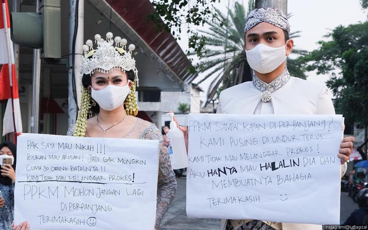Pakai Baju Pengantin, Lutfi Agizal dan Calon Istri Turun ke Jalan Protes PPKM Diperpanjang