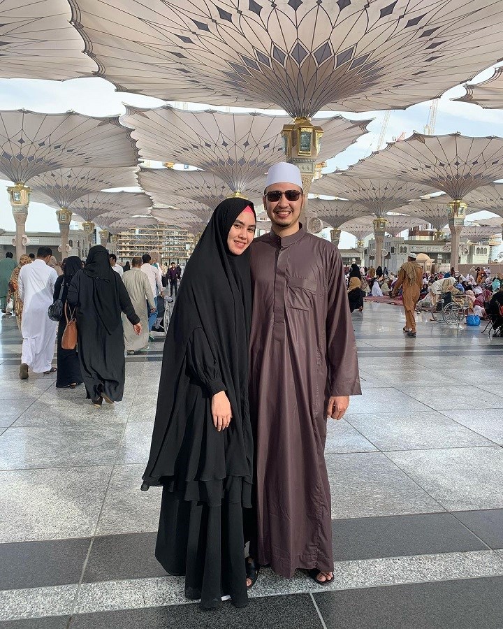 Serba Hitam Saat Di Mekkah