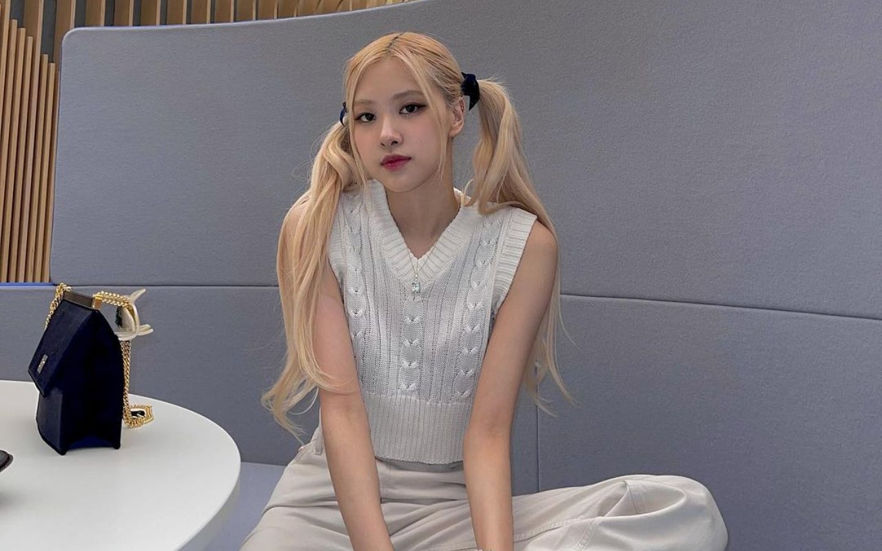 Rose BLACKPINK Pose Seksi di Sampul ELLE Korea, Dipuji Bak Model Betulan