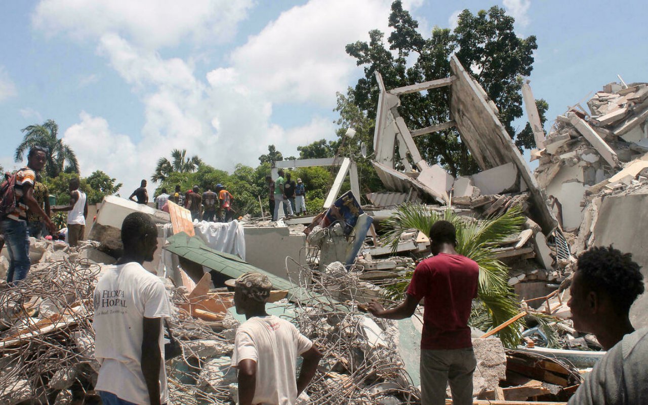 Korban Meninggal Dunia Gempa Berkekuatan 7,2 M Di Haiti Kini Bertambah Jadi 1.297 Orang
